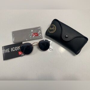 Ray-Ban Round Sunglasses Gold Frame Black Lenses with Case